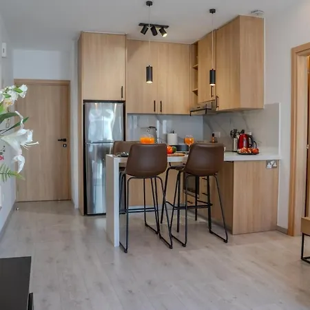 Beautiful One Bedroom Apartment, 186 Meters To Beach, Location Next To Cafes & Bars