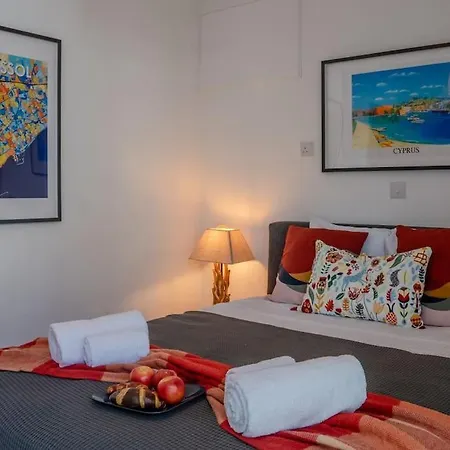 Beautiful One Bedroom Apartment, 186 Meters To Beach, Location Next To Cafes & Bars Lemesos