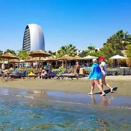 Apartament Beautiful One Bedroom Apartment, 186 Meters To Beach, Location Next To Cafes & Bars *