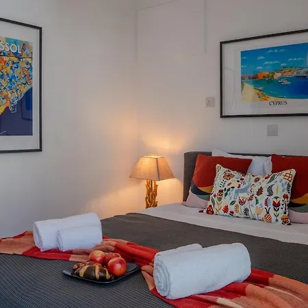 Beautiful One Bedroom Apartment, 186 Meters To Beach, Location Next To Cafes & Bars ليماسول