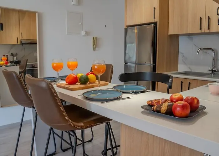 Apartman Beautiful One Bedroom Apartment, 186 Meters To Beach, Location Next To Cafes & Bars