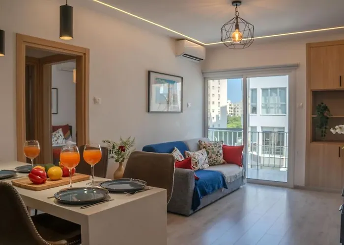 Apartman Beautiful One Bedroom Apartment, 186 Meters To Beach, Location Next To Cafes & Bars *