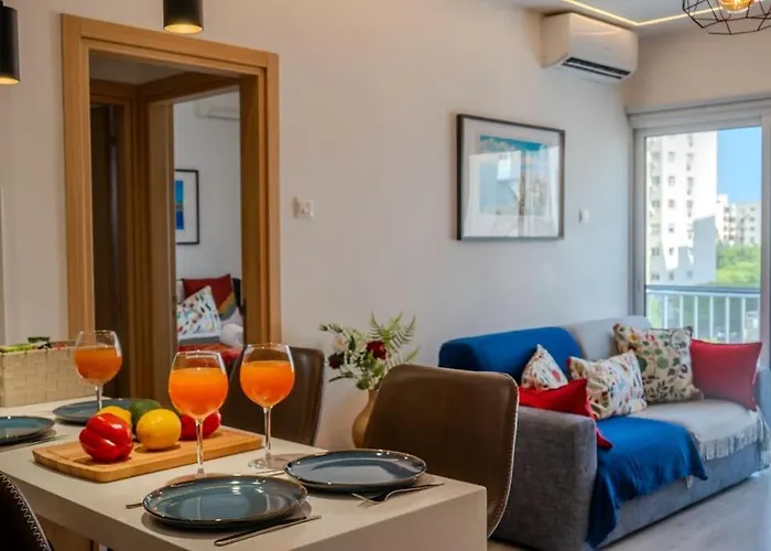 Beautiful One Bedroom Apartment, 186 Meters To Beach, Location Next To Cafes & Bars Apartman *