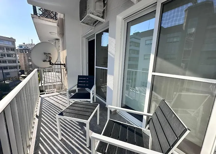 Apartman Beautiful One Bedroom Apartment, 186 Meters To Beach, Location Next To Cafes & Bars Limassol