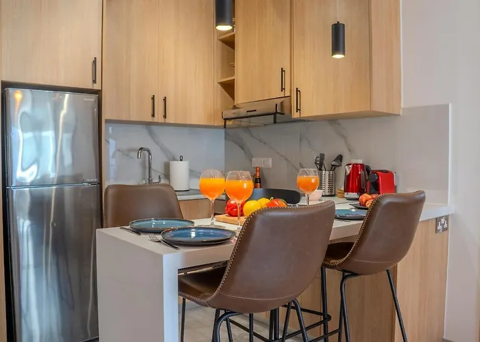 Beautiful One Bedroom Apartment, 186 Meters To Beach, Location Next To Cafes & Bars *