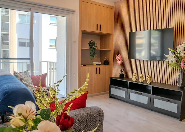 Beautiful One Bedroom Apartment, 186 Meters To Beach, Location Next To Cafes & Bars Apartman Limassol