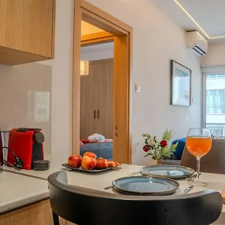 Beautiful One Bedroom Apartment, 186 Meters To Beach, Location Next To Cafes & Bars *