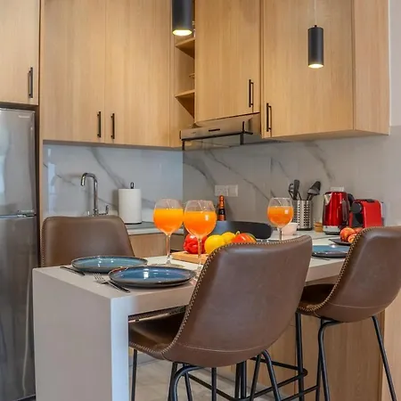 Beautiful One Bedroom Apartment, 186 Meters To Beach, Location Next To Cafes & Bars *